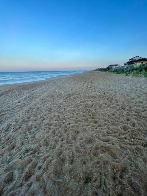 Spacious Outer Banks Beach Home w/ Kayaks; Close to Beach & Amenities House in Southern Shores