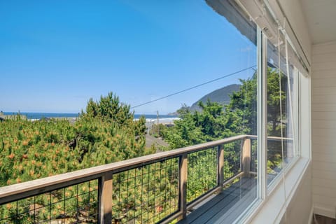 Treehouse MCA#414 House in Manzanita