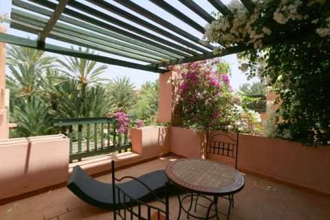 Suite dans la palmeraie refaite à neuf grande Terrasse Dar Dmana Apartment in Marrakesh