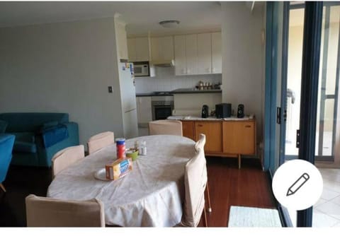 Furnished 3b/r unit for rent with Tennis courts, jaccuzi and pool Condo in Gladesville