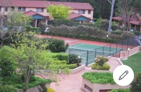 Furnished 3b/r unit for rent with Tennis courts, jaccuzi and pool Copropriété in Gladesville