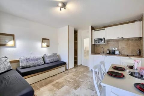 Valescure Studio climatisé Condo in Saint-Raphael