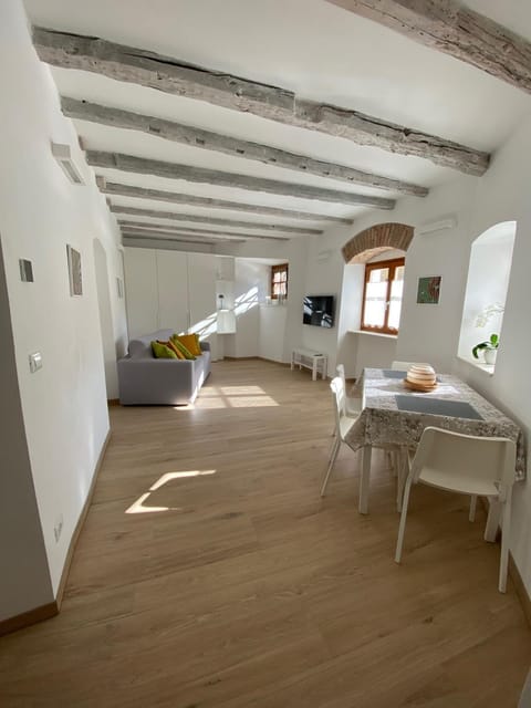 Appartamento Borgo San Tomaso, tra storia e natura Condo in Rovereto