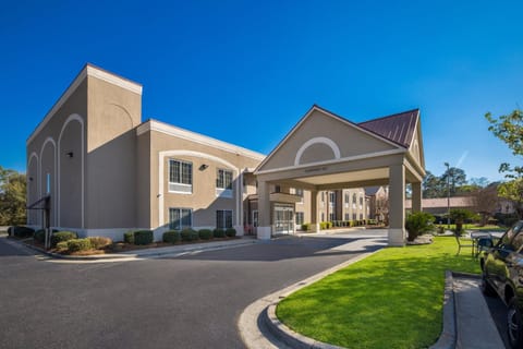 Red Roof Inn & Suites Albany, GA Inn in Albany