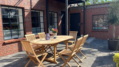 Property building, Patio, Dining area