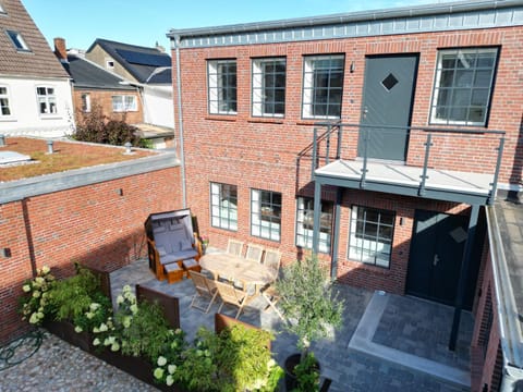 Property building, View (from property/room), Balcony/Terrace