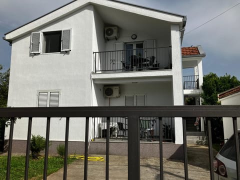 *#Toso,2BD, cozy, quiet, free parking, free wifi*# Apartment in Podgorica