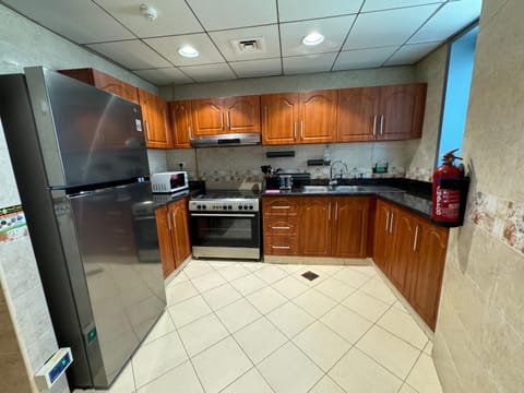 Coffee/tea facilities, Kitchen or kitchenette, oven, stove, toaster