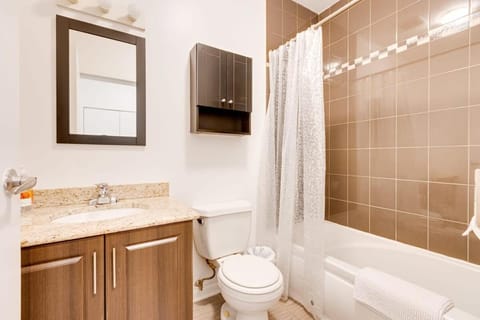 M11 - The Cozy Suite 2BR Prime Location Downtown Montreal Eigentumswohnung in Laval