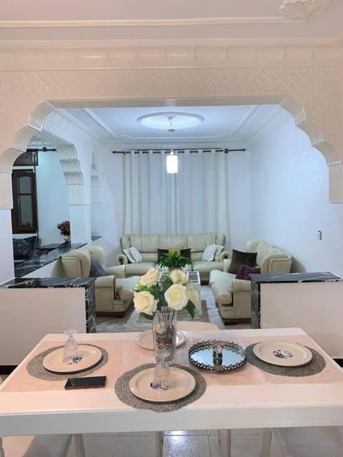 Appartement idéal Branes, calme et super propre Condominio in Tangier