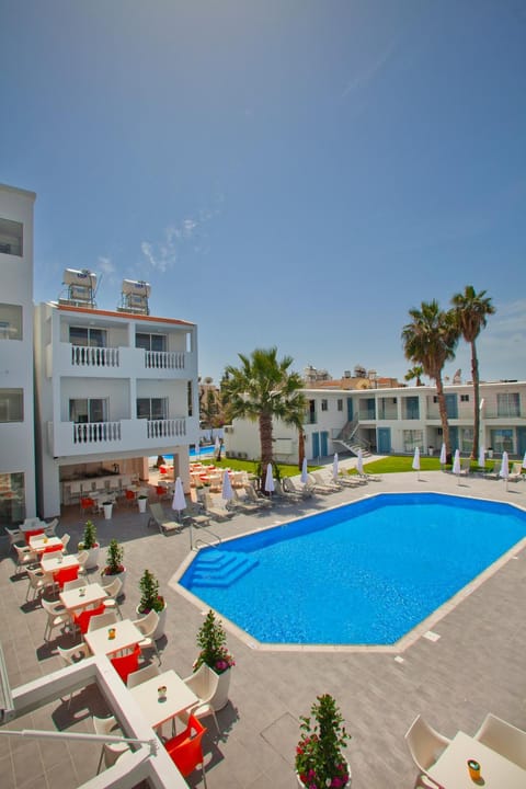 Princessa Vera Hotel Apartments Apartment hotel in Paphos