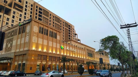 Property building, Day, Neighbourhood, City view, Street view, Location, Parking