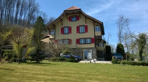 Property building, Garden, Parking