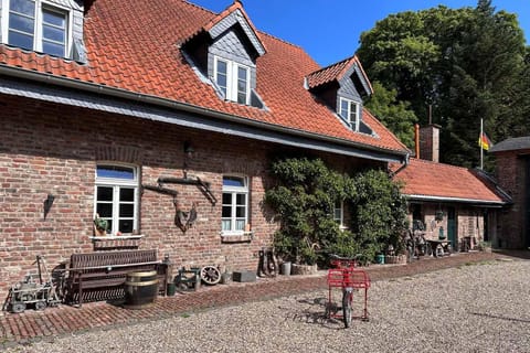 Property building, Day, Garden, Garden view