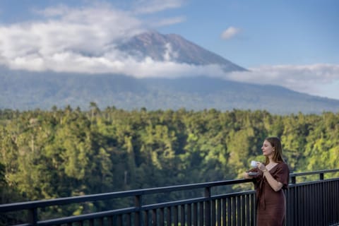 View (from property/room), Balcony/Terrace, Mountain view