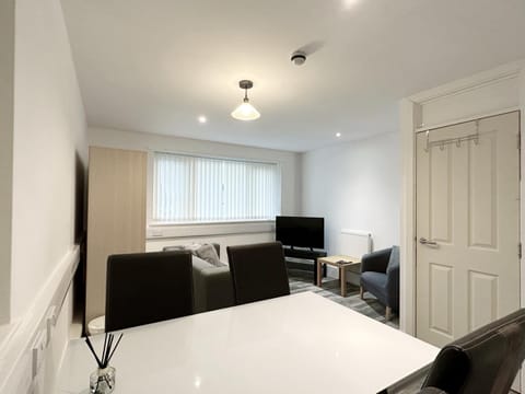 Bright, Warm & Cozy house in Harpurhey Apartment in Manchester