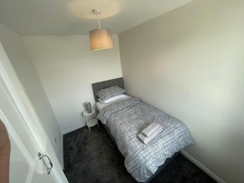 3 bedroom House in Middlesbrough that sleeps 4 House in Middlesbrough