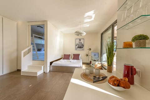 Loft Evasion, Private beach and Pontoon-Terrasse XXL- LLA Selections by Location lac Annecy Apartment in Talloires