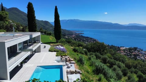 Property building, Lake view, Mountain view, Swimming pool