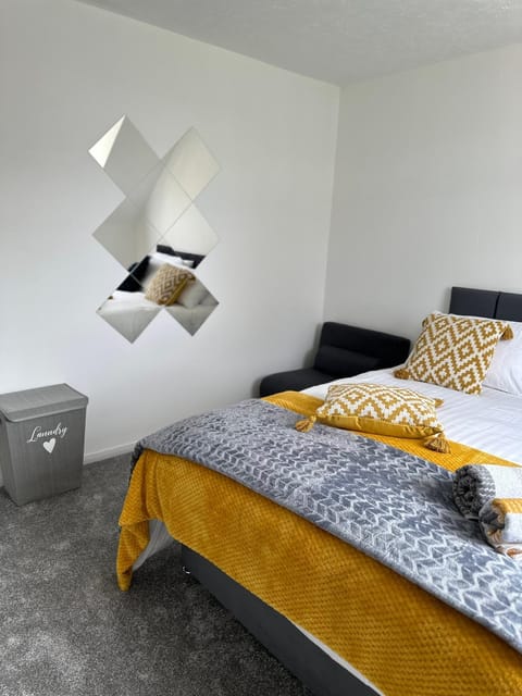 Dartford Luxurious House with Parking - Netflix - Wi-Fi Apartment in Dartford