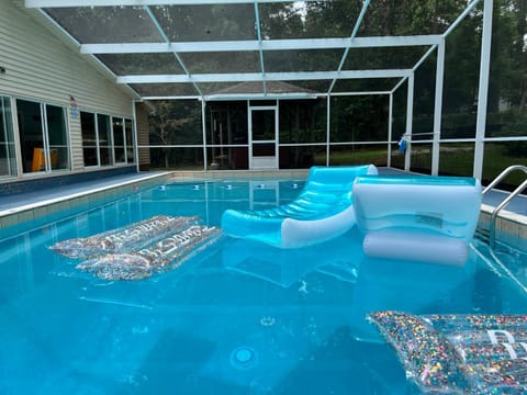 Groups-hot Tub -pool- Private-4 Baths House in Tallahassee