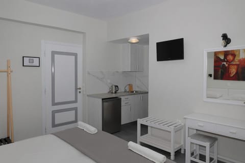 Kitchen or kitchenette, Bedroom