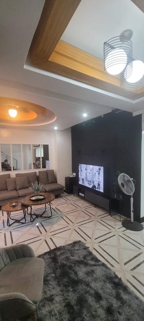 Maison Dos 3 bedroom, with 200mbps internet speed, netflix and aircon House in Antipolo