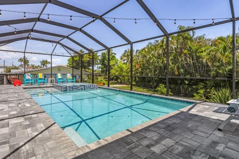 Yacht Club Area, Heated Saltwater pool & Spa -Villa Nana and Papa's Beach House, Cape Coral House in Cape Coral