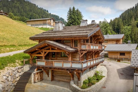 Property building, Spring, Day, Natural landscape, Mountain view