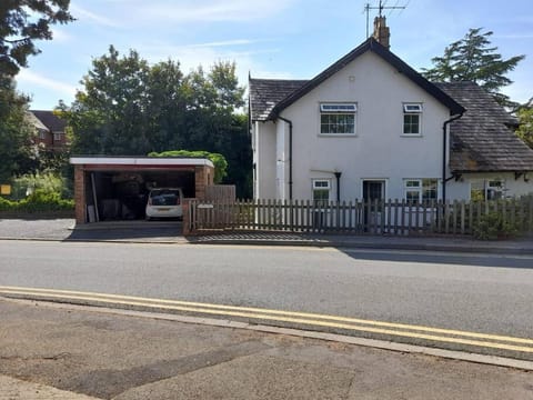 Old Station House House in Wychavon District