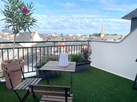 Superbe appartement de 120m2 et 2 balcons, à 10min à pieds de la plage - 3 chambres - parking privé Condo in Le Pouliguen