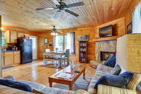 Pet-Friendly Blairsville Cabin with Fire Pit and Grill House in Union County