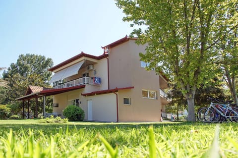 Property building, Day, Garden