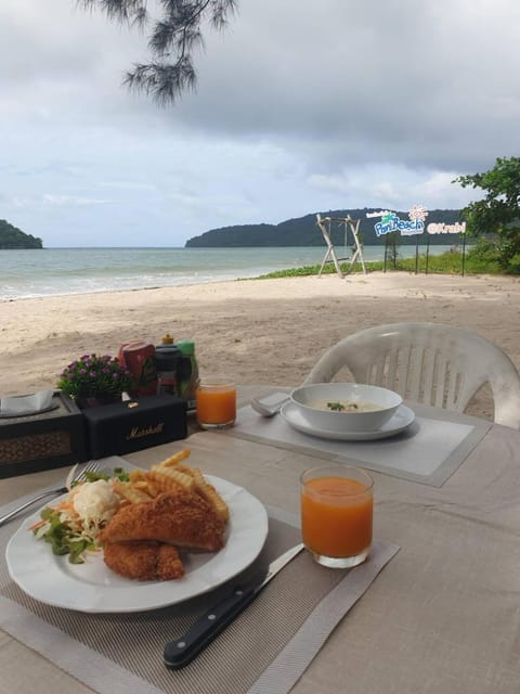 Natural landscape, Food and drinks, Beach, Sea view