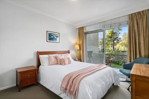 RAG03 - Balmoral Bliss - Spacious 2 Bedroom Beach Apartment Condo in Sydney
