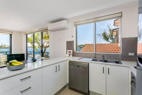 STG38 - stunning waterfront apartment - Drummoyne Apartment in Sydney