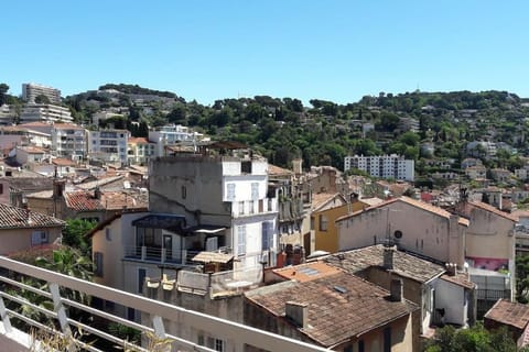 Terrasse et vue mer sur la baie de Cannes Apartment in Mougins