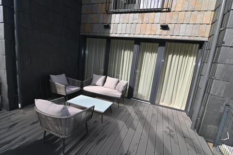 Patio, Balcony/Terrace, Seating area