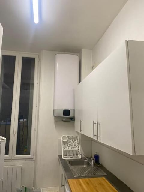 4-persons studio 1 loft bed x2 / 1 sofa bed x2 Condo in Aubervilliers