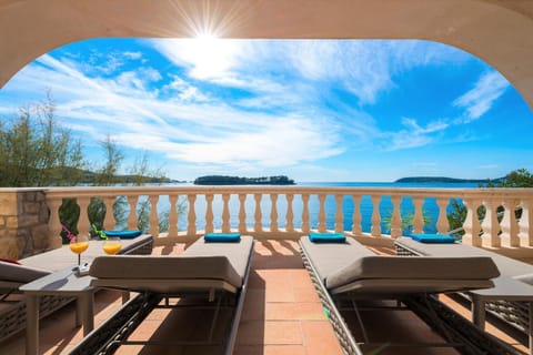 Dazzling Lozica Villa 5 Bedrooms Villa Pasija Steam Room Private Plateau Beach Villa in Dubrovnik-Neretva County