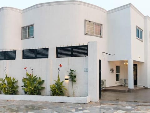 Luxury home with class Haus in Accra