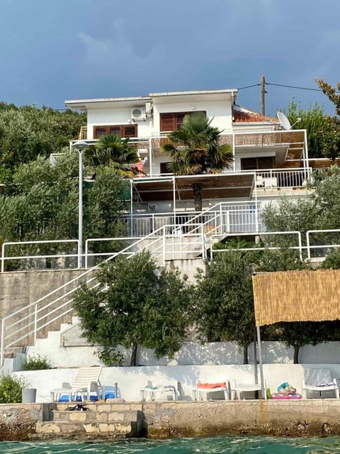 Orange Tree Mediterranean Beachfront House Casa in Neum
