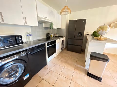 Coffee/tea facilities, Kitchen or kitchenette, dishwasher, minibar, pet friendly, stove