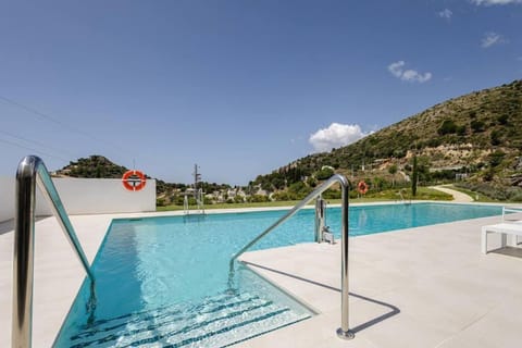 Stunning 2 bedroom Palo Alto, pool + gym RDR304 Apartment in Sierra de las Nieves