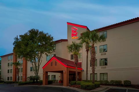 Red Roof Inn PLUS + Gainesville Hotel in Gainesville