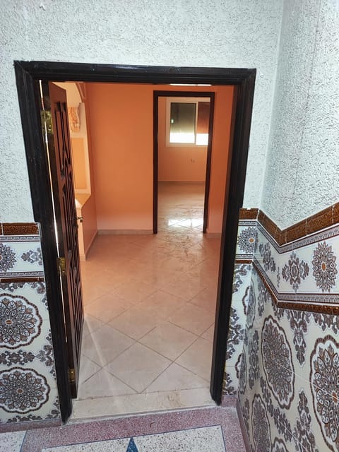 Appartement Meublé Avec 3 Façades Dans Une Zone Calme Condo in Tangier
