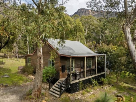 Country Lane Cottage House in Halls Gap