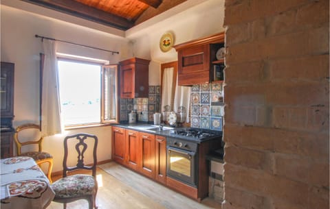 Lovely Home In Fermo With Kitchen Haus in Fermo