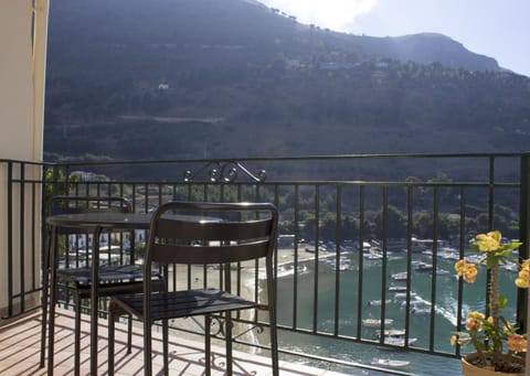 Patio, Nearby landmark, Day, Natural landscape, View (from property/room), Balcony/Terrace, Dining area, Mountain view, Sea view