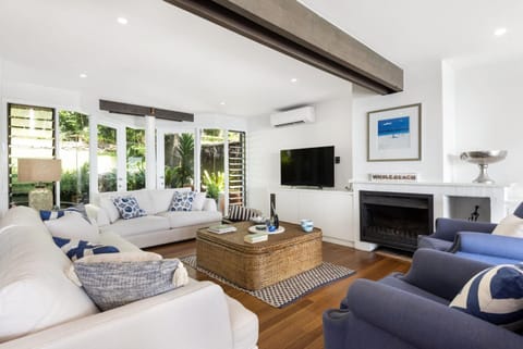 Trade Winds by Palm Beach Holiday Rentals House in Pittwater Council
